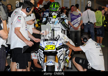 Losail, Doha, Qatar. 29 marzo, 2015. Cal Crutclow (Honda LCR)presso la Banca Commerciale Grand Prix del Qatar © Gaetano Piazzolla/Alamy Foto Stock