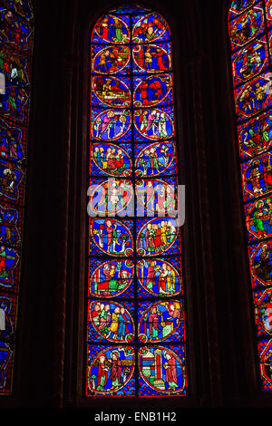 Vetrata, Cattedrale di Bourges, Francia. Foto Stock