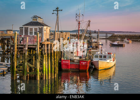 La mattina presto nel piccolo porto di pesca di Plymouth - Massachusetts USA Foto Stock