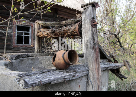 Chernobyl, in Ucraina. Il 1 maggio, 2015. Uno dei due reattori della centrale nucleare di Chernobyl è esploso durante una prova di potenza nel 1986. 47.000 persone della città di pripjat furono evacuati dopo l esplosione del 26 aprile 1986. Gli ucraini il XXV anniversario del mondo peggiore potenza nucleare incidente su 01 maggio 2015 © Nazar Furyk/ZUMA filo/ZUMAPRESS.com/Alamy Live News Foto Stock