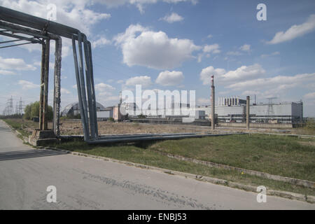 Chernobyl, in Ucraina. Il 1 maggio, 2015. Uno dei due reattori della centrale nucleare di Chernobyl è esploso durante una prova di potenza nel 1986. 47.000 persone della città di pripjat furono evacuati dopo l esplosione del 26 aprile 1986. Gli ucraini il XXV anniversario del mondo peggiore potenza nucleare incidente su 01 maggio 2015 © Nazar Furyk/ZUMA filo/ZUMAPRESS.com/Alamy Live News Foto Stock