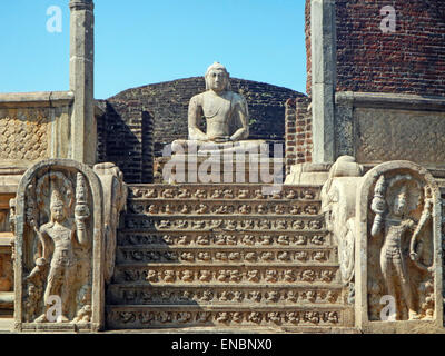 Vatadage (Circolare reliquia casa), Polonnaruwa quadrangolo, Sito Patrimonio Mondiale dell'UNESCO, Sri Lanka,Asia Foto Stock