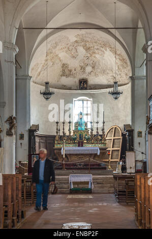 Chiesa di San Donato chiesa interno situato nel Borgo di Civita di Bagnoregio, Italia Foto Stock