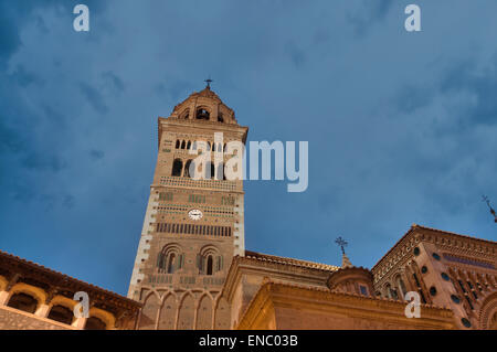 Santa Maria de Mediavilla Cattedrale e campanile (avviato in 12 sec.) in stile romanico e stile mudéjar. Teruel. Aragona. Spagna Foto Stock