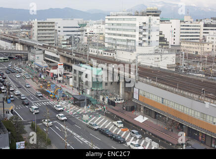 Paesaggio urbano di Kyoto concentrandosi sui binari ferroviari a Kyoto stazione ferroviaria, Giappone. Foto Stock