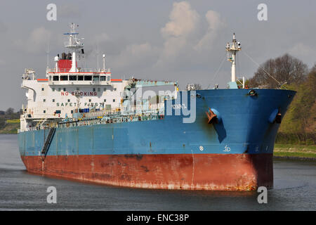 Chimica/Olio prodotti Tanker stella Io eastbound nel canale di Kiel. Foto Stock