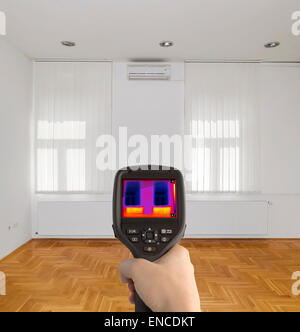 Riscaldatore del radiatore ad infrarossi immagine termica Foto Stock