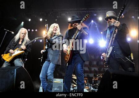 Pilsen, Repubblica Ceca. Il 1 maggio, 2015. Lynyrd Skynyrd eseguire a Pilsen, Repubblica Ceca, 1 maggio 2015. © Pavel Nemecek/CTK foto/Alamy Live News Foto Stock