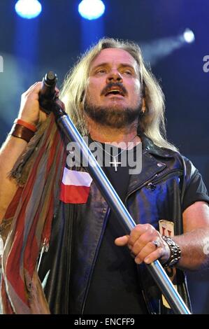 Pilsen, Repubblica Ceca. Il 1 maggio, 2015. John Roy Van Zant di Lynyrd Skynyrd esegue in Pilsen, Repubblica Ceca, 1 maggio 2015. © Pavel Nemecek/CTK foto/Alamy Live News Foto Stock