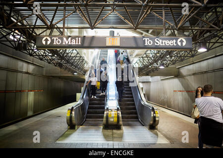 'Centro città Atlanta in Georga USA Lenox è una stazione della metropolitana sulla linea d'oro del Metropolitan Atlanta Rapid Transit Foto Stock