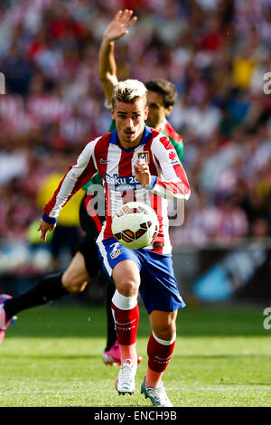 Bilbao, Spagna. 02Maggio, 2015. Antonie Griezmann avanti di Atletico de Madrid . La Liga calcio. Atlético de Madrid versus Athletic Club Bilbao al Vicente Calderon Stadium. Credito: Azione Sport Plus/Alamy Live News Foto Stock