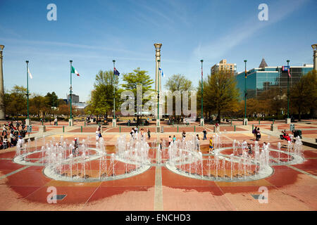 Downtown Atlanta in Georga USA FOTO:il Centennial Olympic Park e il tasto funzione del parco è la Fontana di anelli di Crans-Montana Foto Stock