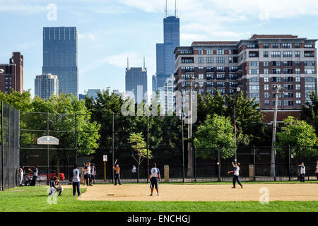 Chicago, Illinois, North Side, Old Town Neighborhood, area comunitaria, Beckman Field, campo da baseball, parco, squadra, sport, ragazzi ragazzi ragazzi adulti bambini bambini bambini ch Foto Stock