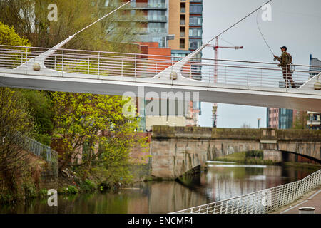 Il Lowry Hotel verrà offerta la pesca con la mosca escursioni per gli ospiti, raffigurato fly fisherman Giovanni Tyzack dalla Heaton moor, Stockport. Foto Stock