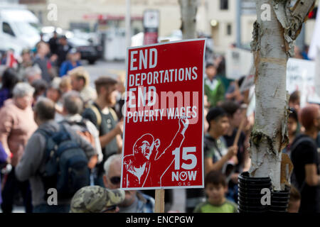 Seattle, Washington, Stati Uniti d'America. Il 1 maggio, 2015. 14° giorno di maggio marzo per lavoratore e diritti degli immigrati, Seattle, Washington, 1 maggio 2015 credit: Marilyn dunstan/alamy live news Foto Stock