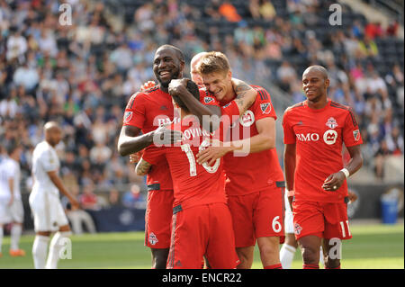 Chester, Pennsylvania, USA. Il 2 maggio, 2015. I giocatori di Toronto festeggia dopo un goal contro l'Unione di Philadelphia Toronto battere l'Unione 1-0 in PPL Park di Chester Pa Credito: Ricky Fitchett/ZUMA filo/Alamy Live News Foto Stock