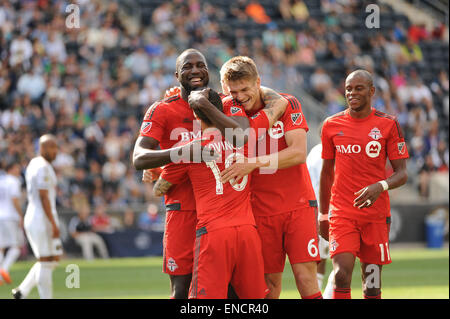 Chester, Pennsylvania, USA. Il 2 maggio, 2015. I giocatori di Toronto festeggia dopo un goal contro l'Unione di Philadelphia Toronto battere l'Unione 1-0 in PPL Park di Chester Pa Credito: Ricky Fitchett/ZUMA filo/Alamy Live News Foto Stock