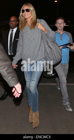 Heidi Klum si discosta dall'Aeroporto Internazionale di Los Angeles (LAX) dotata di: Heidi Klum dove: Los Angeles, California, Stati Uniti quando: 28 Ott 2014 Foto Stock