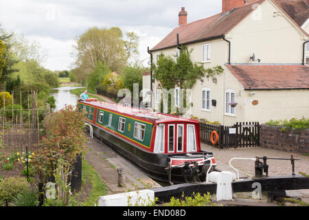 Astwood bloccare i detentori Cottage sul Worcester e Birmingham Canal vicino a Droitwich, Worcestershire, England, Regno Unito Foto Stock