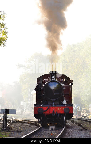 Testa sulla vista del GWR 4575 classe 2-6-2 serbatoio del motore n. 5521, visto qui come No. L150. Foto Stock