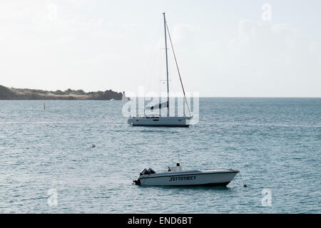 Yacht ancorati in Gran caso dei Caraibi Foto Stock