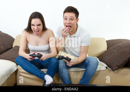 Sexy coppia caucasica in amore giochi sessuali e sesso Foto stock - Alamy