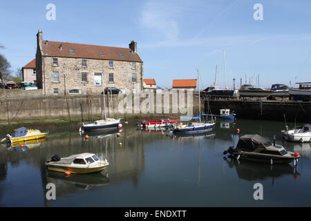 Harbourmaster's House e Dysart harbour Fife Scozia Aprile 2015 Foto Stock