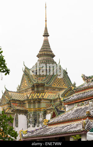 Dettagli architettonici, Wat Pho tempio buddista, Bangkok, Thailandia, Asia Foto Stock