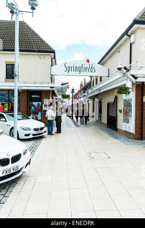 Uscita di Springfields shopping center entrata segno negozi i negozi città Spalding Lincolnshire UK Inghilterra Foto Stock