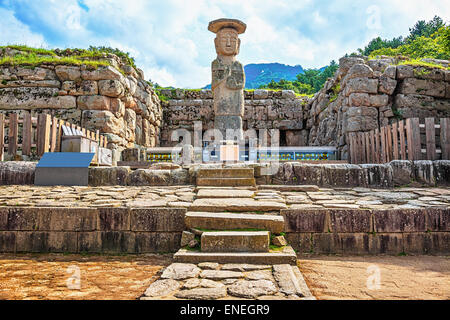 Grande o gigante di pietra antica statua del Buddha in Corea del Sud Foto Stock