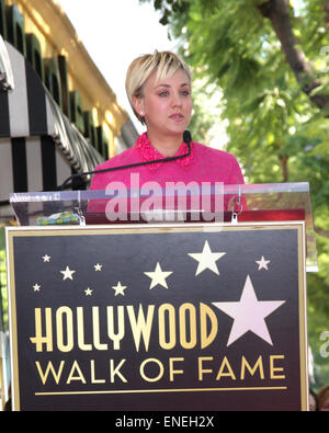 Kaley Cuoco riceve i 2,532nd stella sulla Hollywood Walk of Fame con: Kaley Cuoco dove: Los Angeles, California, Stati Uniti quando: 29 Ott 2014 Foto Stock