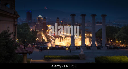 Font Màgica de Montjuic - fontana di Montjuic - di notte, Barcellona, Spagna Foto Stock