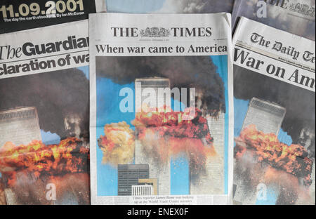 Giornali Britannici in seguito agli attacchi terroristici contro gli Stati Uniti dell'11 settembre 2001. Foto Stock