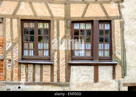 Vecchi edifici nel centro del comune di Romorantin-Lanthenay in Loir-et-Cher reparto, Francia Foto Stock