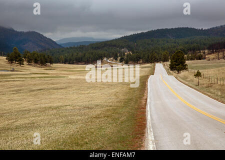 Masonville, Colorado - Larimer County Road 27 ai piedi delle Montagne Rocciose. Foto Stock