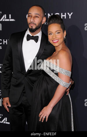 Mantenere un bambino vivo l'undicesimo annuale di palla nera in sala da ballo Hammerstein - Arrivi con: SWIZZ BEATZ,Alicia Keys dove: Manhattan, New York, Stati Uniti quando: 30 Ott 2014 Foto Stock