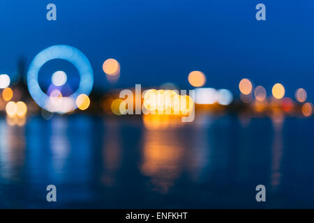 Blu sfocati Boke Bokeh di fondo urbano per la città effetto di sfondo. Sfondo di design Foto Stock