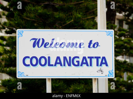 Segno di benvenuto, Coolangatta sulla Gold Coast, sud est Queensland, Australia, visto da Tweed capi, NSW. Australian segno di benvenuto. Foto Stock