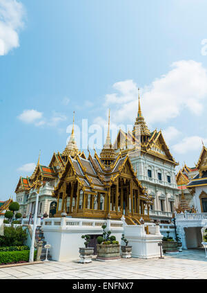 Il padiglione di fronte Chakri Maha Prasat al Grand Palace, residenza del Re di Thailandia, Bangkok, Thailandia Foto Stock