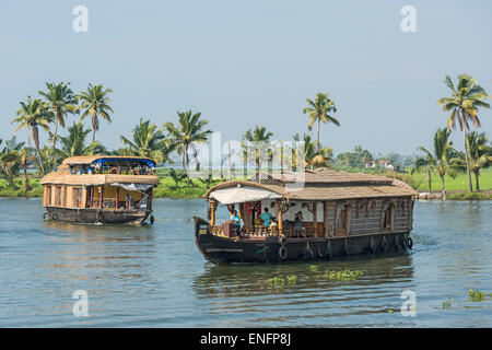 Houseboats, backwaters canal sistema, Lago Vembanad, Kerala, India Foto Stock