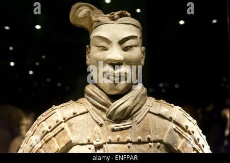 Museo, ritratto, guerriero permanente verniciati con colore originale, Imperatore Qin Shi Huang Mausoleo, Esercito di Terracotta, Xi'an Foto Stock