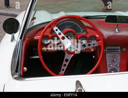 Classic 1960 Chevrolet Corvette auto sportiva, Londra Foto Stock