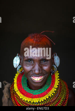 Turkana tribù donna con enormi collane ed orecchini, Lago Turkana, Loiyangalani, Kenya Foto Stock