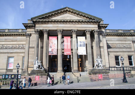 La Walker Art Gallery di Liverpool, Merseyside England. Arte, statue, pilastri, Architettura, marmo Foto Stock