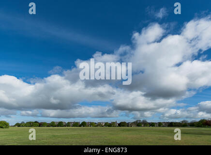 Big Sky. Durdham giù, Downs, Bristol, Inghilterra, Regno Unito Foto Stock