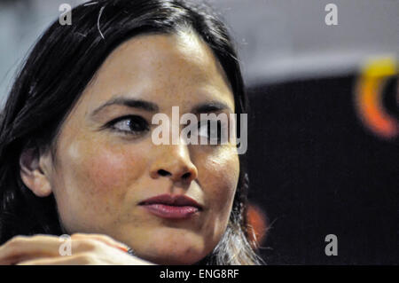 L'attrice Katrina diritto, meglio conosciuto per la riproduzione il carattere "ira' in Spartacus: Guerra dei Dannati Foto Stock