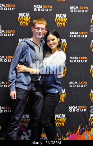 L'attrice Katrina diritto, meglio conosciuto per la riproduzione il carattere "ira' in Spartacus: Guerra dei Dannati Foto Stock