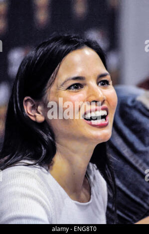 L'attrice Katrina diritto, meglio conosciuto per la riproduzione il carattere "ira' in Spartacus: Guerra dei Dannati Foto Stock