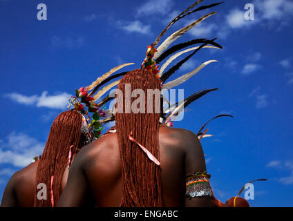 Ritratto di guerrieri Rendille indossando il tradizionale Headwears, Lago Turkana, Loiyangalani, Kenya Foto Stock