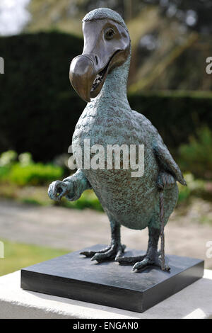 Dodo, Alice nel Paese delle Meraviglie Kilver giardini di corte, Shepton Mallet, Somerset, possedute da Roger e Monty Saul, fondatori di Mulberry. Foto Stock